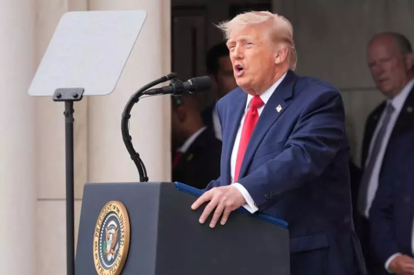 “An Emergency Situation”: Donald Trump Expands U.S. Refugee Quota to Admit 10,000 White South Africans